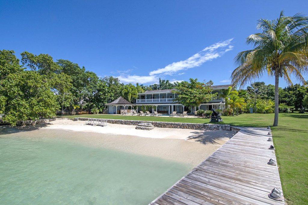 A Summer Place – Luxury Private Beachfront Villa in Discovery Bay, Jamaica