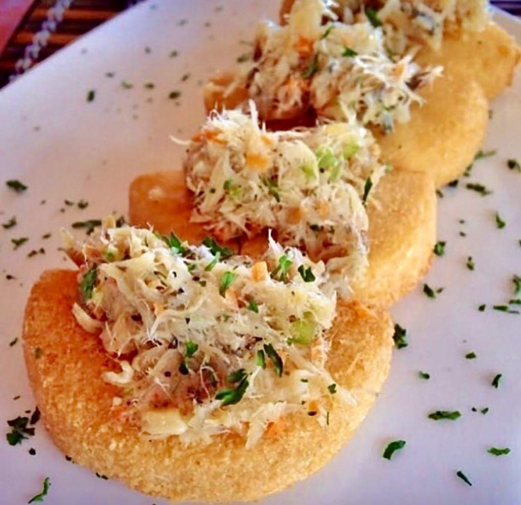 What to Eat in Jamaica: Must-Try Local Foods & Drinks